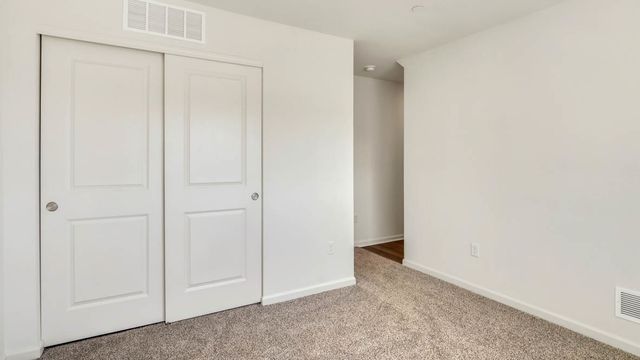 2040 Yellowstone Boulevard, Mundelein, IL 60060