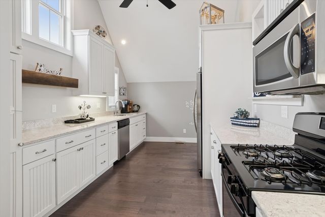 2 Pelican Landing, Ottawa, IL 61350