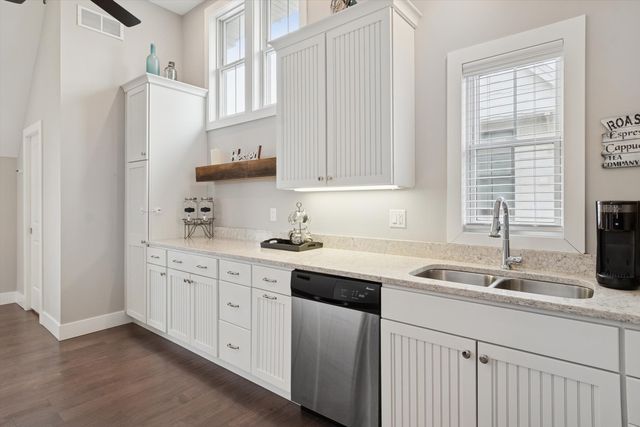 2 Pelican Landing, Ottawa, IL 61350