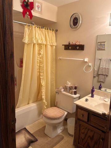 N64W15856 Wildflower DRIVE, Menomonee Falls, WI 53051