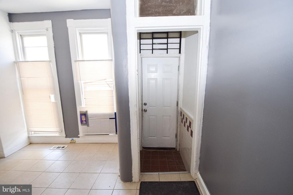 2101 W BALTIMORE ST W, Baltimore, MD 21223