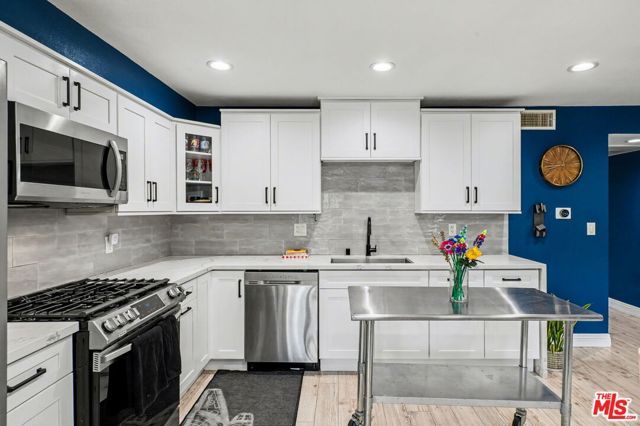 2700 Cahuenga Boulevard 1203, Los Angeles, CA 90068