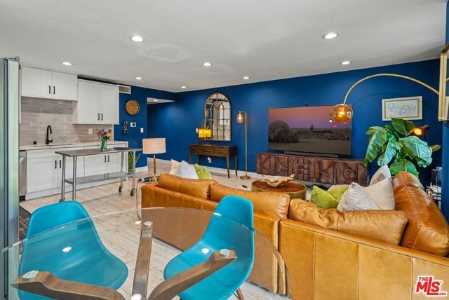 2700 Cahuenga Boulevard 1203, Los Angeles, CA 90068