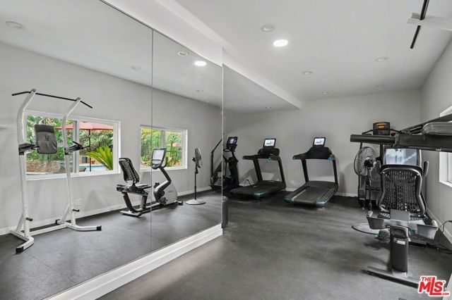 2700 Cahuenga Boulevard 1203, Los Angeles, CA 90068