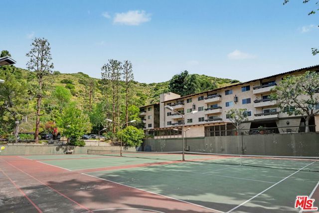 2700 Cahuenga Boulevard 1203, Los Angeles, CA 90068