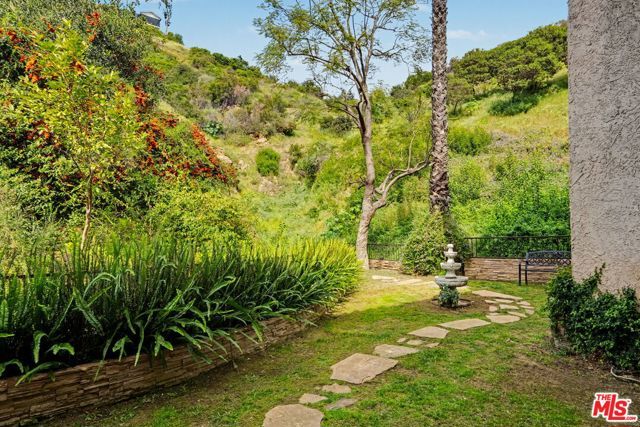 2700 Cahuenga Boulevard 1203, Los Angeles, CA 90068