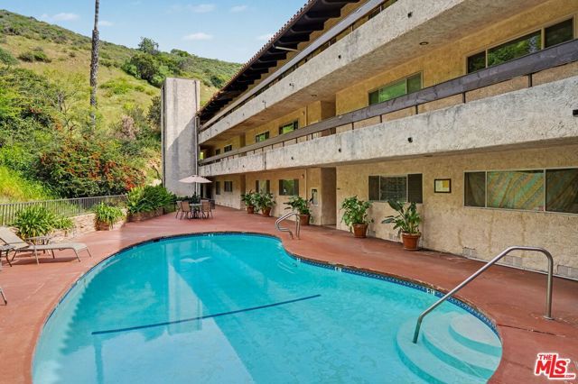 2700 Cahuenga Boulevard 1203, Los Angeles, CA 90068