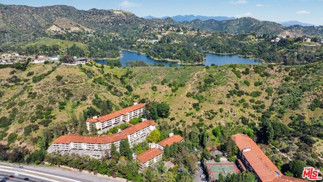 2700 Cahuenga Boulevard 1203, Los Angeles, CA 90068