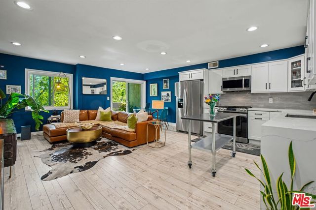 2700 Cahuenga Boulevard 1203, Los Angeles, CA 90068