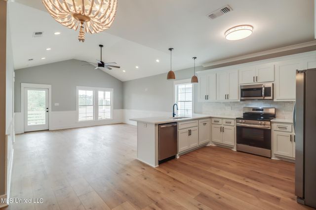 4167 Nineteenth Street, Bay Saint Louis, MS 39520