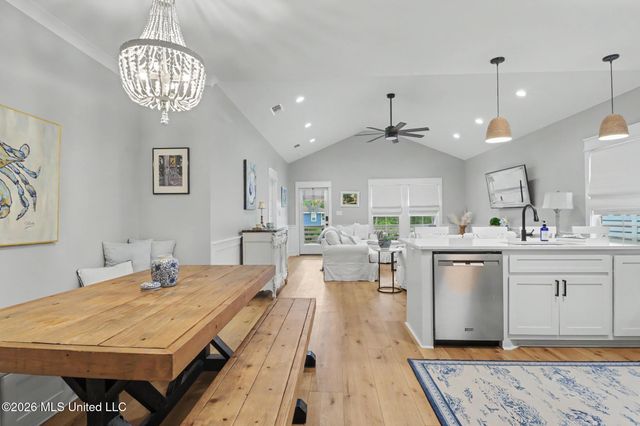 4167 Nineteenth Street, Bay Saint Louis, MS 39520