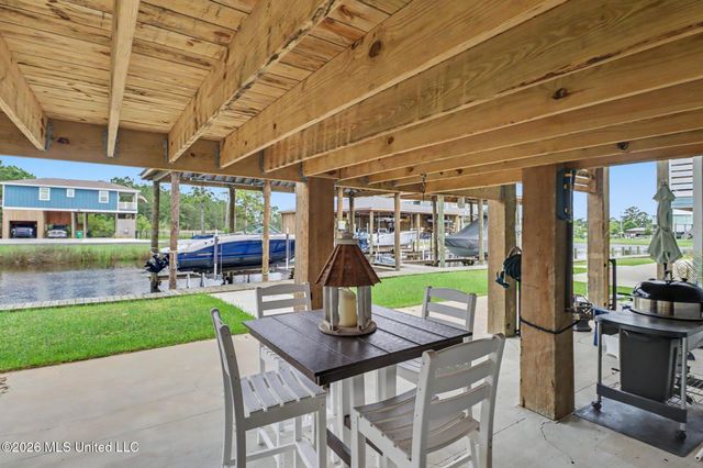 4167 Nineteenth Street, Bay Saint Louis, MS 39520