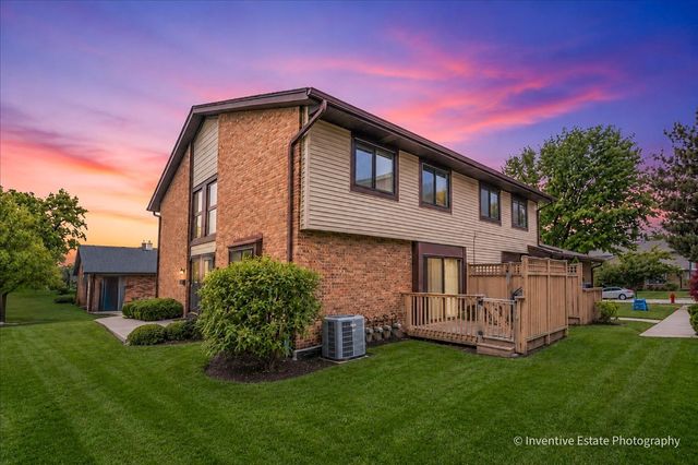 8325 Portsmouth Drive A, Darien, IL 60561