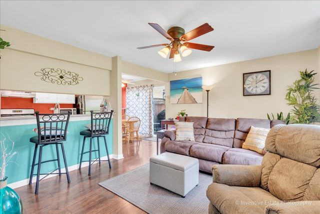 8325 Portsmouth Drive A, Darien, IL 60561
