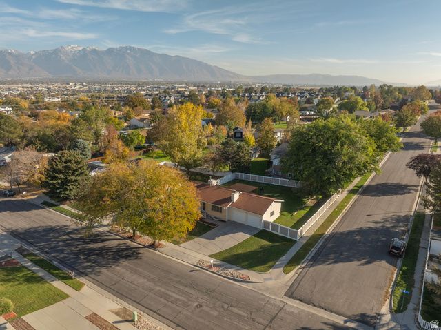 1451 W BLUEMONT DR, Taylorsville, UT 84123