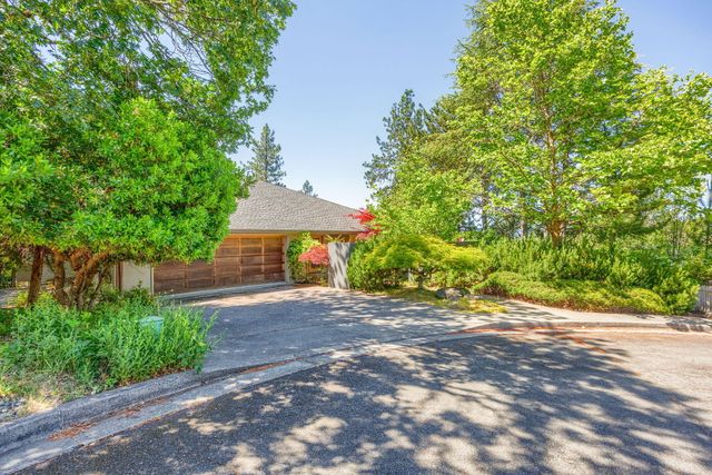 1630 NW Olmar Drive, Grants Pass, OR 97526