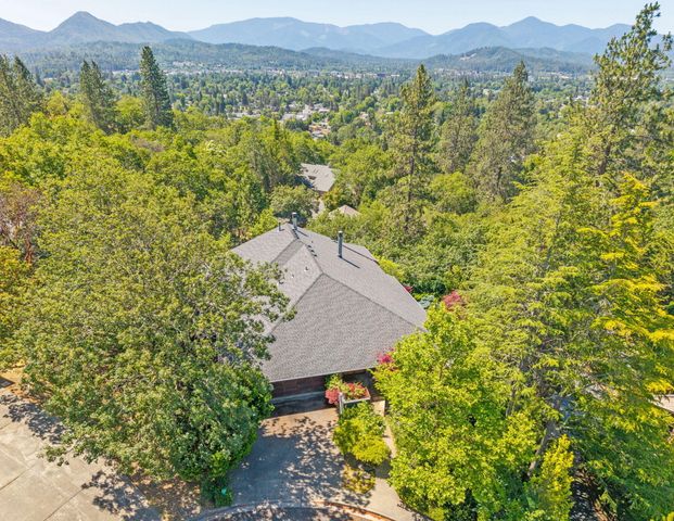 1630 NW Olmar Drive, Grants Pass, OR 97526