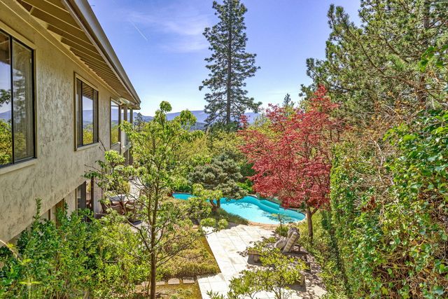 1630 NW Olmar Drive, Grants Pass, OR 97526