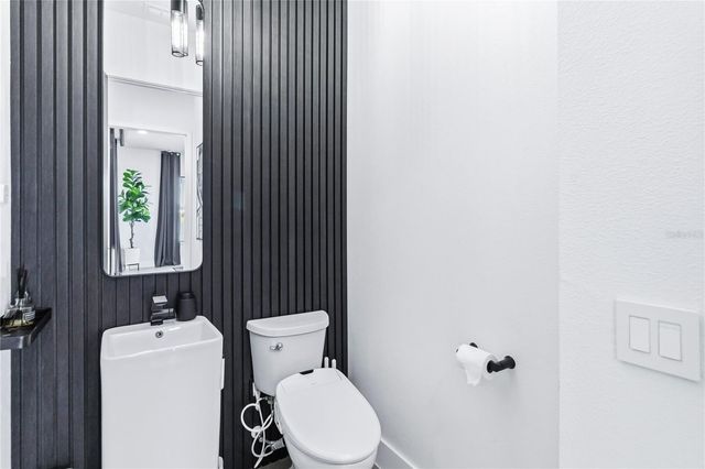 4 LOTUS LAKE DRIVE, Casselberry, FL 32707