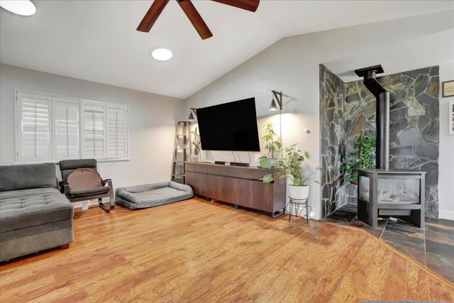 11385 Francis Dr, Grass Valley, CA 95949