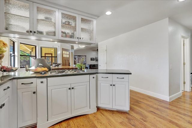 11385 Francis Dr, Grass Valley, CA 95949