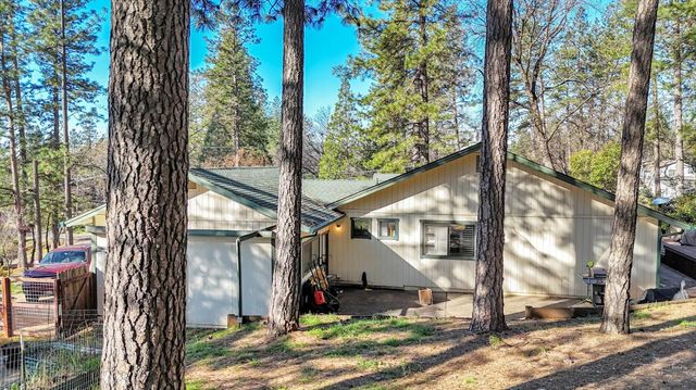 11385 Francis Dr, Grass Valley, CA 95949