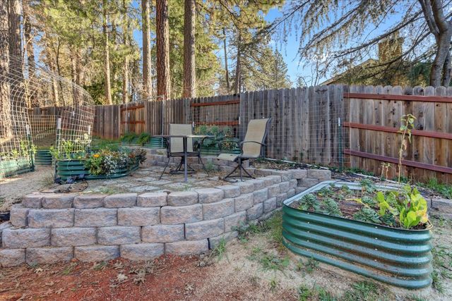 11385 Francis Dr, Grass Valley, CA 95949