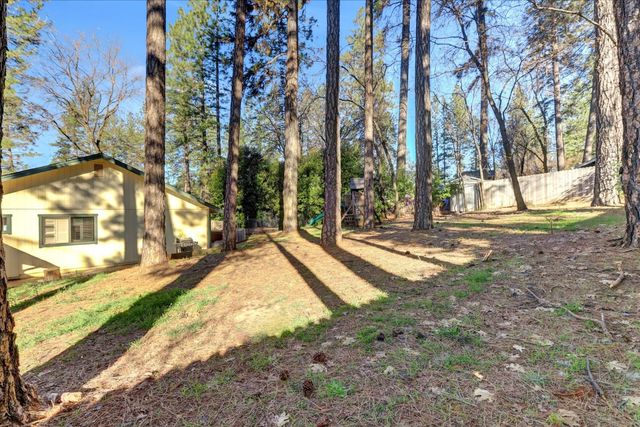 11385 Francis Dr, Grass Valley, CA 95949