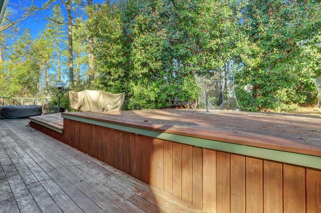 11385 Francis Dr, Grass Valley, CA 95949