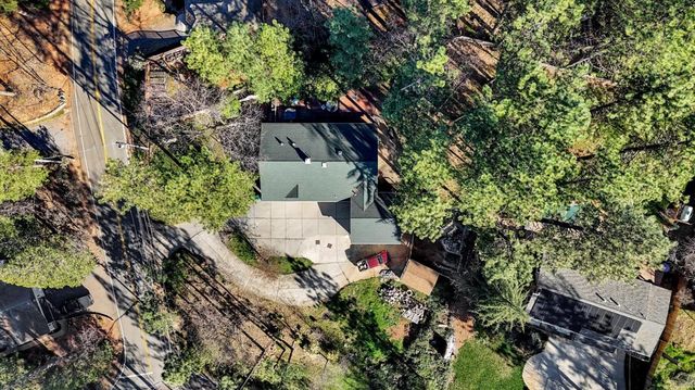 11385 Francis Dr, Grass Valley, CA 95949