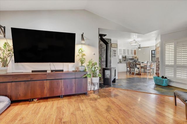 11385 Francis Dr, Grass Valley, CA 95949