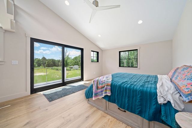 32 County St, Lakeville, MA 02347
