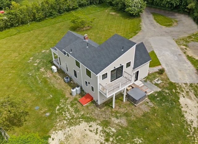 32 County St, Lakeville, MA 02347