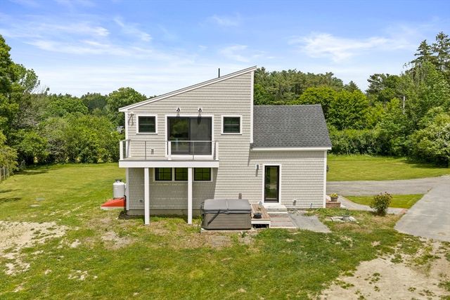 32 County St, Lakeville, MA 02347