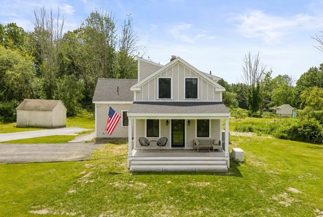 32 County St, Lakeville, MA 02347