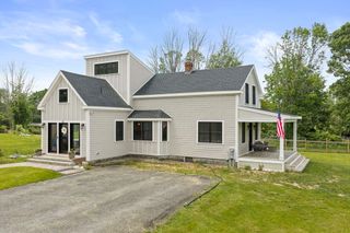 32 County St, Lakeville, MA 02347