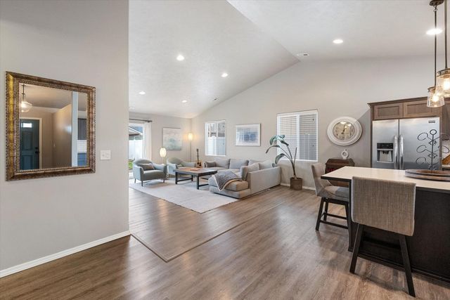 1910 W Maxine Ave, Spokane, WA 99208