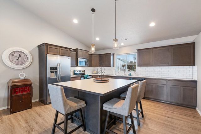 1910 W Maxine Ave, Spokane, WA 99208