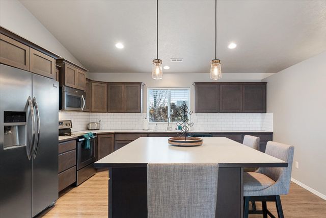 1910 W Maxine Ave, Spokane, WA 99208