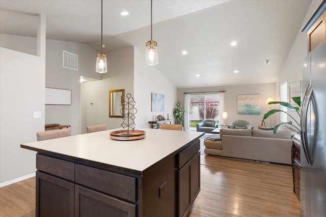 1910 W Maxine Ave, Spokane, WA 99208