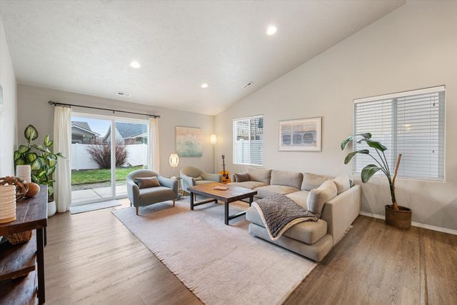 1910 W Maxine Ave, Spokane, WA 99208