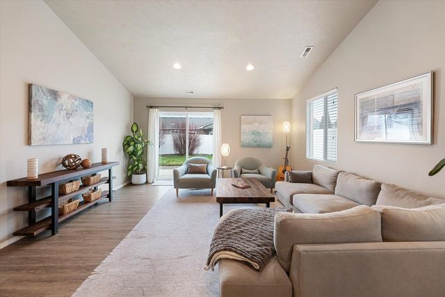 1910 W Maxine Ave, Spokane, WA 99208