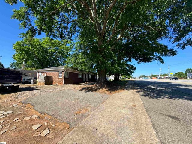 507 Cedar Lane Road, Greenville, SC 29611