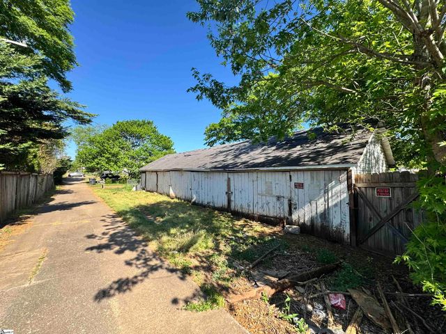 507 Cedar Lane Road, Greenville, SC 29611