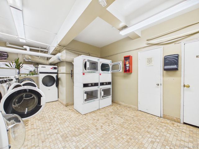 12 Westchester Avenue 2L, White Plains, NY 10601