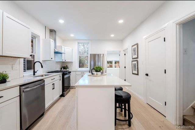 1759 Fischer Street, Detroit, MI 48214