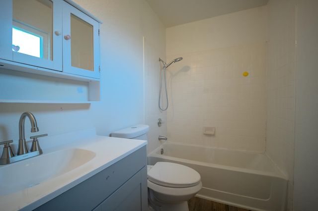 744 Wentworth Ave, Manteca, CA 95336