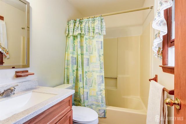 61 Avenue I Avenue, Monroe, NJ 08831