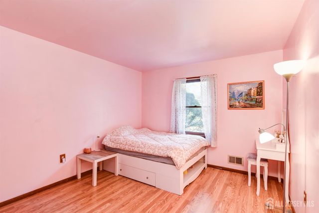 61 Avenue I Avenue, Monroe, NJ 08831