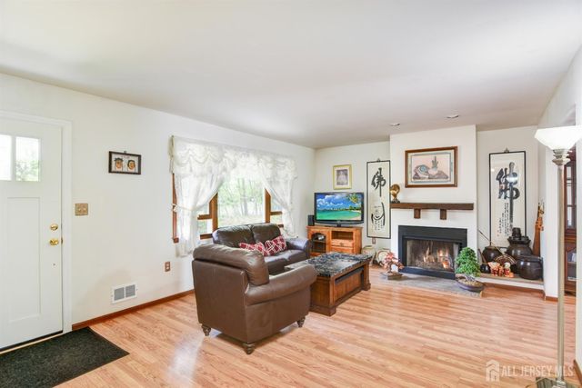 61 Avenue I Avenue, Monroe, NJ 08831